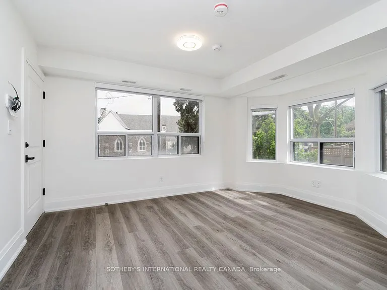 44 Larkin Ave #B — Photo 3