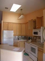 5th image of 624 NW 47th St