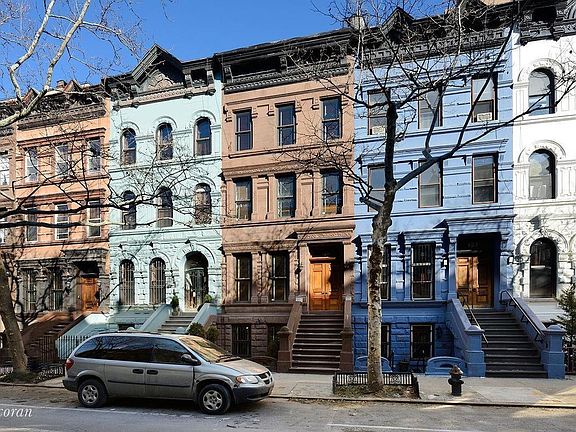3rd image of 139 W 78th St