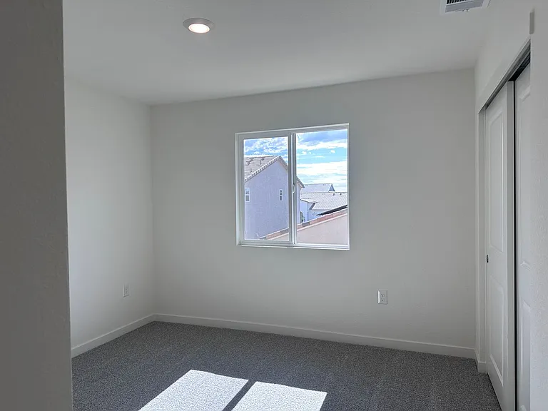7760 Forestdale Way — Photo 11