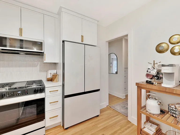 427 N Battin Ave — Photo 20
