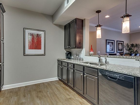 5th image of 380 14th Pl E APT 522