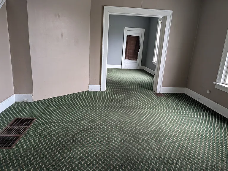 22-24 E Grand Ave — Photo 2