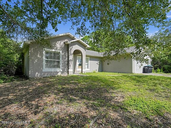 3rd image of 857 Sarasota Dr SE