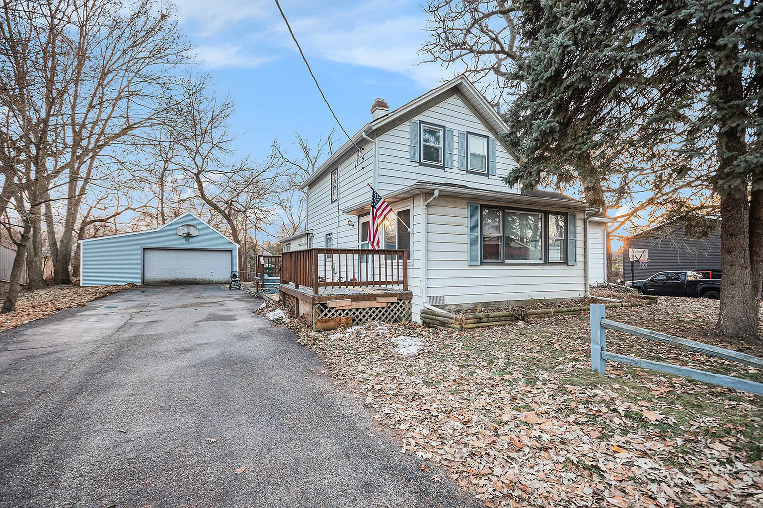 239 Fern Pl photo 1
