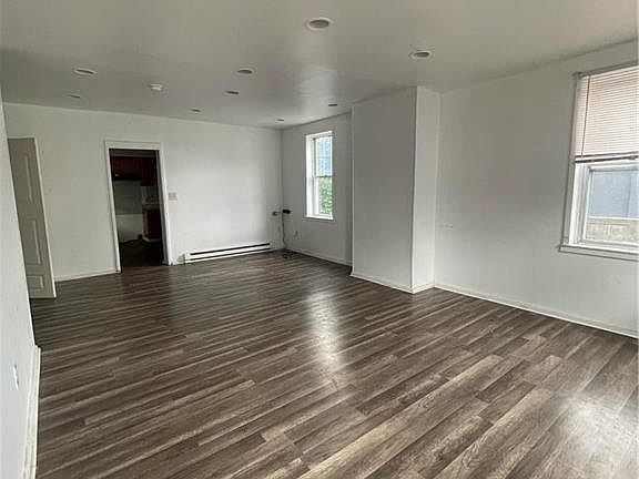 2nd image of 551 Sumner Ct