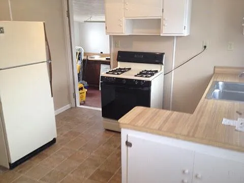 2618 E 8th St — Photo 3