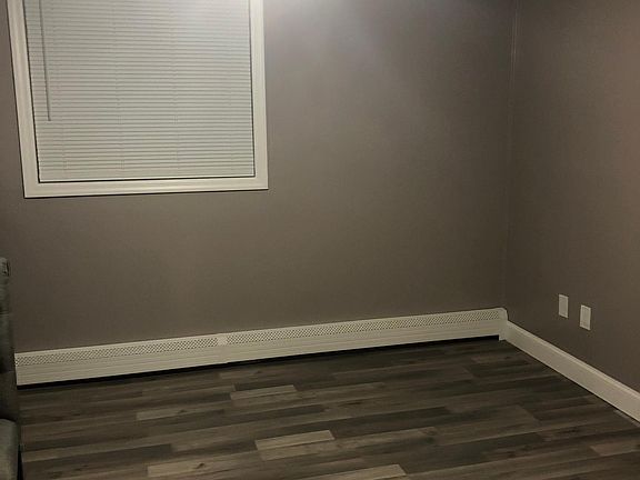 2nd image of 123 Evergreen Ave #123