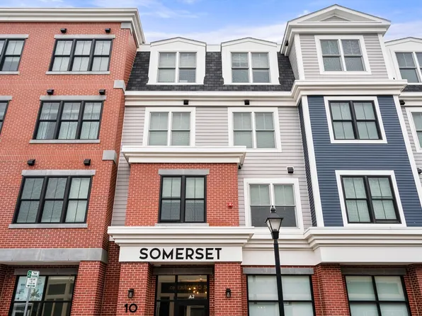 10 Somerset Ave #403, Winthrop, MA 02152