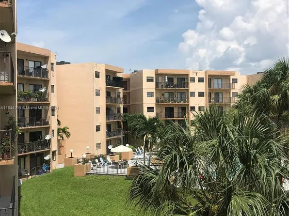 1820 W 53rd St APT 216, Hialeah, FL 33012
