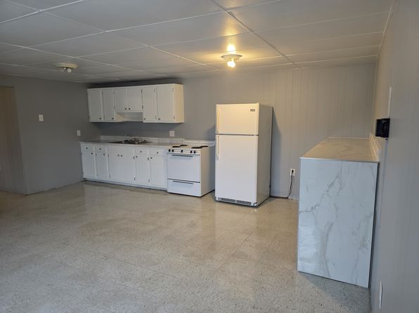 107 E Lockhart St #1