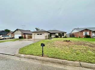 2311 W Willow St, Rogers, AR 72758
