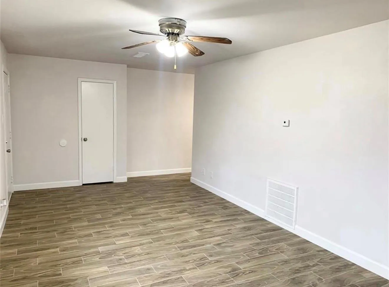 2 bed, 1.0 bath, 875 sqft, $1,350 — Photo 2