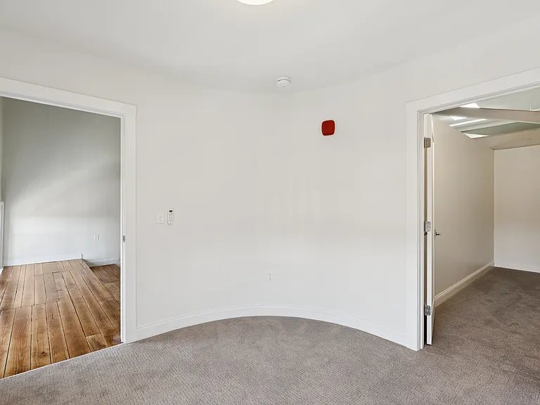 129 Main St #302 — Photo 32