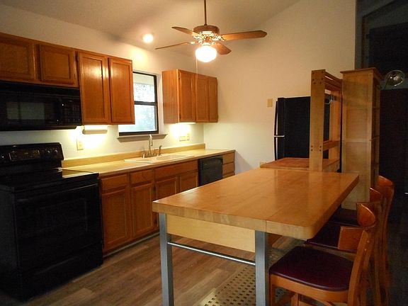 2nd image of 3415 Blumie St #B