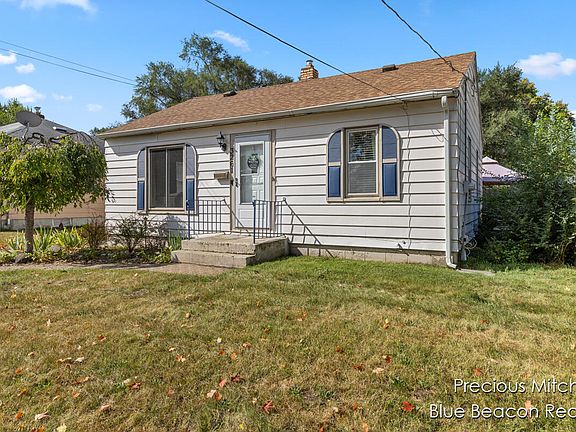 3rd image of 3261 Birchwood Ave SW