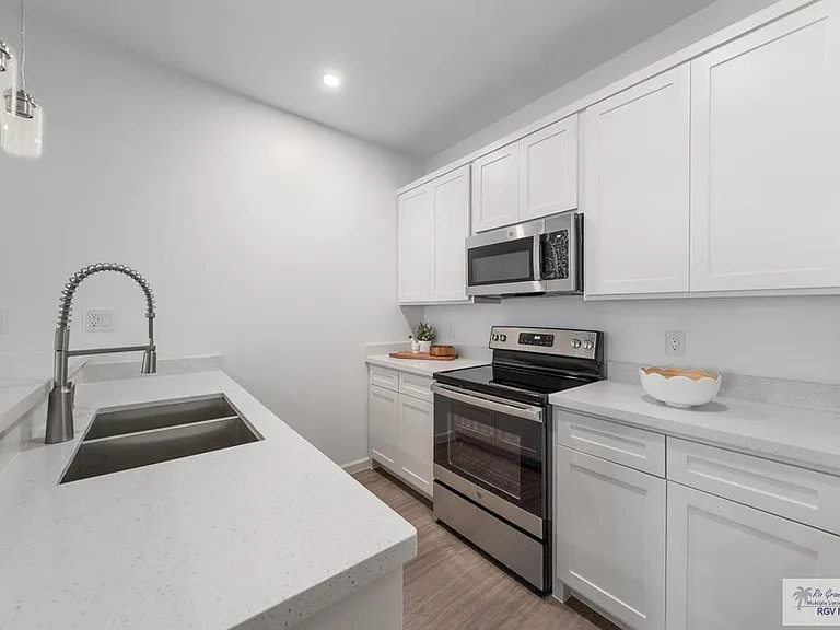 165 W Ruben M Torres Blvd #C — Photo 7