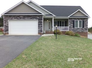 33 Riverhead Dr, Staunton, VA 24401