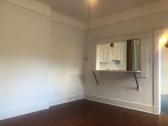 2nd image of 2825 Bell St
