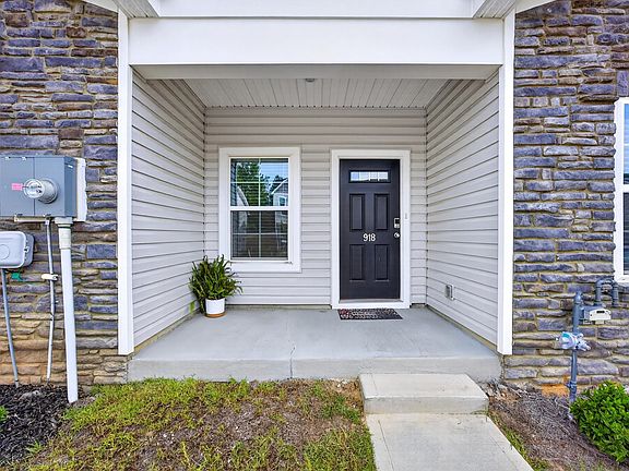 2nd image of 918 Drake Grove Ln