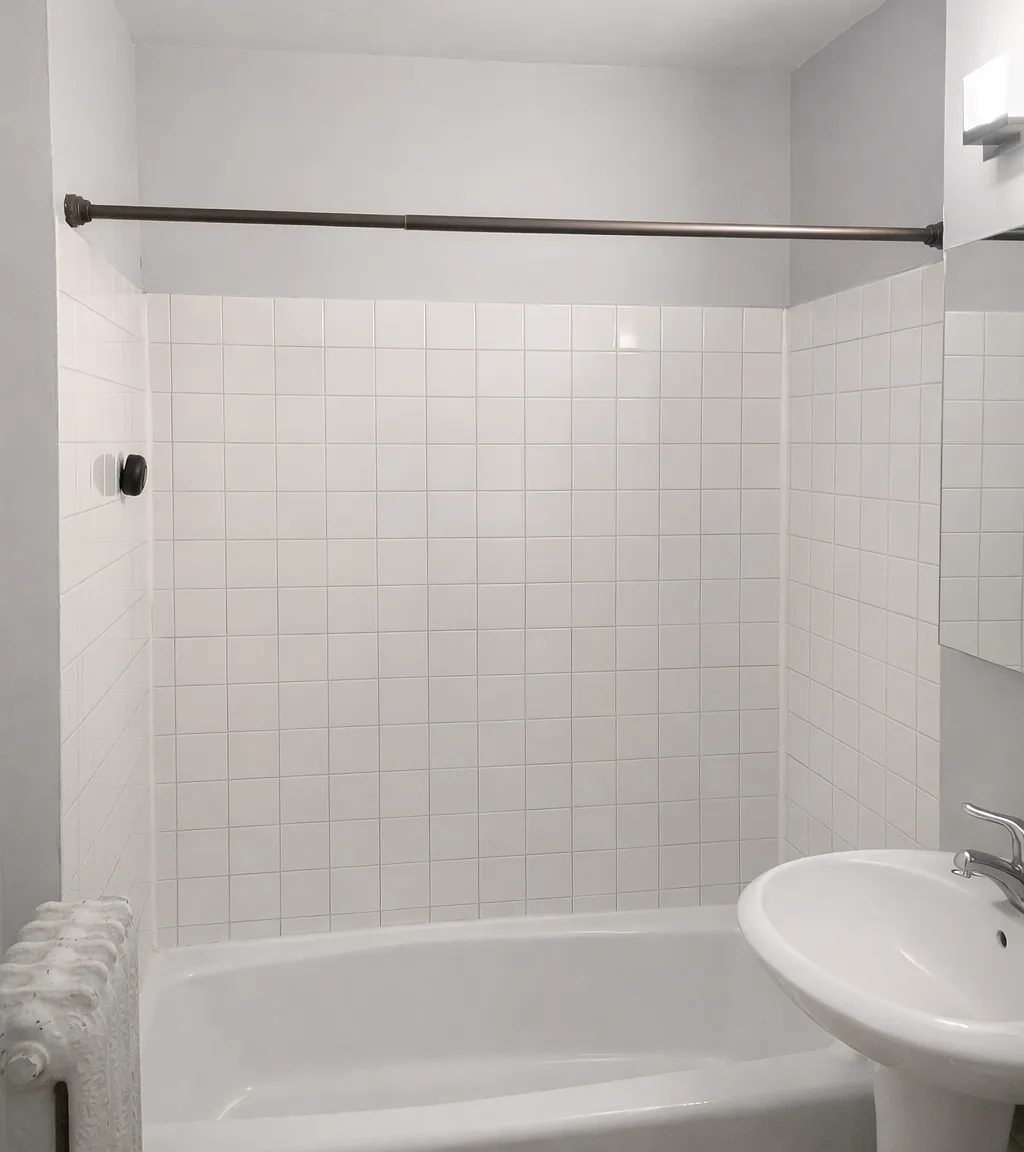 4 bed, $2,100 — Photo 2