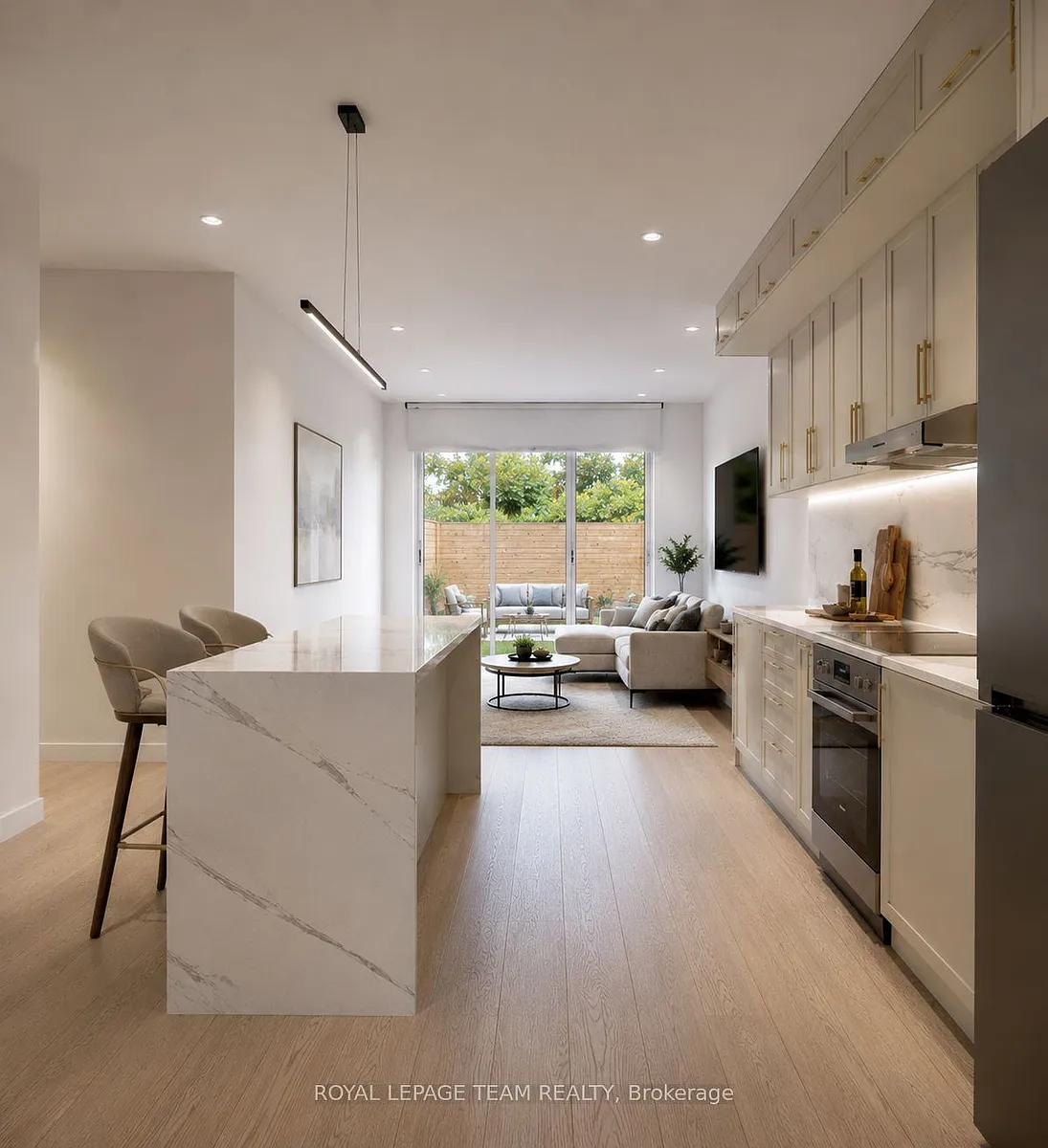 Building Photo - 398 Roosevelt Ave #105