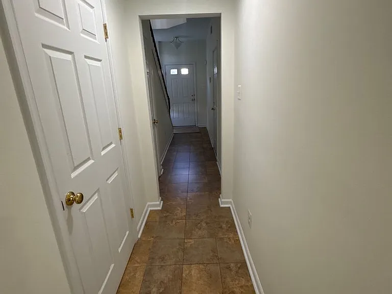 1600 Oakridge Ln — Photo 6