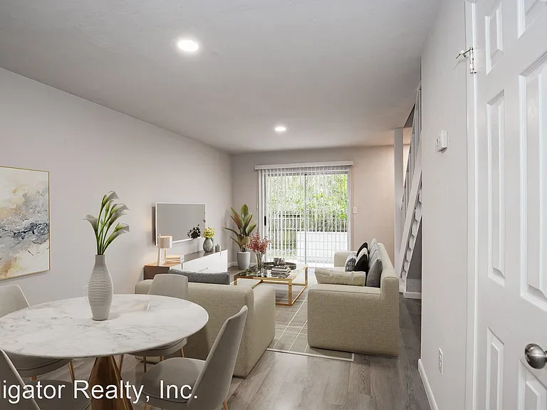 4251 SW 21st Pl — Photo 22