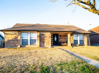 8209 Kensington Dr, Rowlett, TX