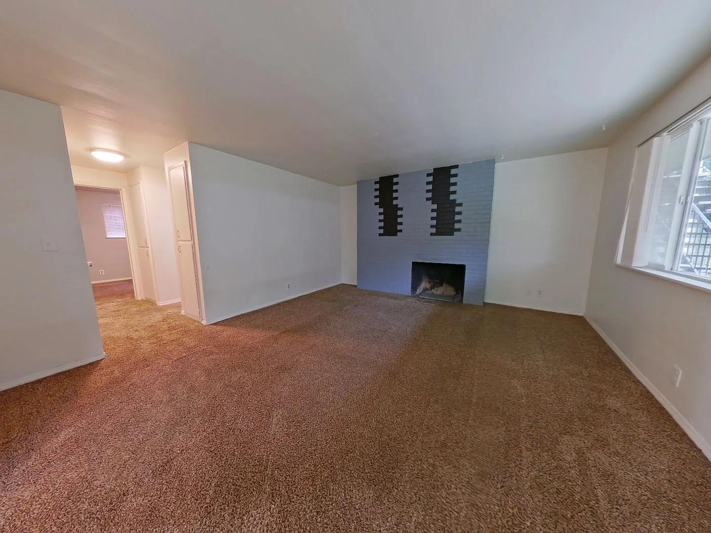 Frontier Terrace — Photo 2