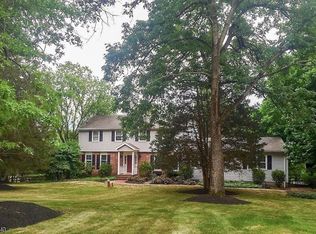 15 Lake View Dr, Skillman, NJ 08558