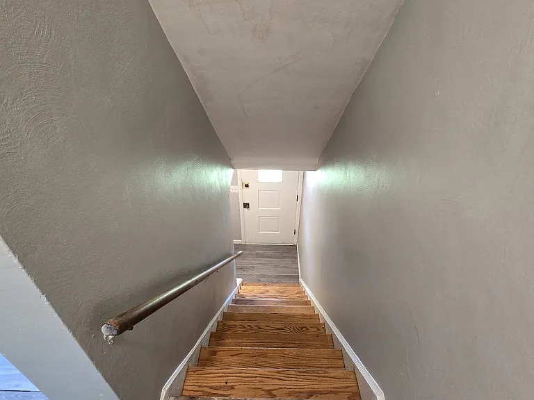 2103 Vantine St — Photo 8