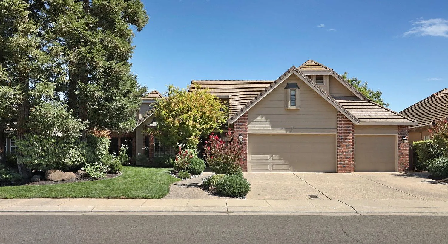 19402 Rosewood Way photo 1