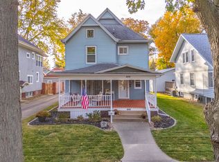 609 N Jackson St, Clinton, IL 61727