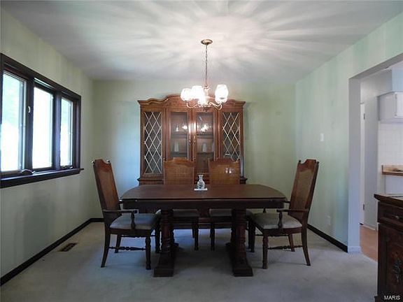 4th image of 4037 Redland Dr