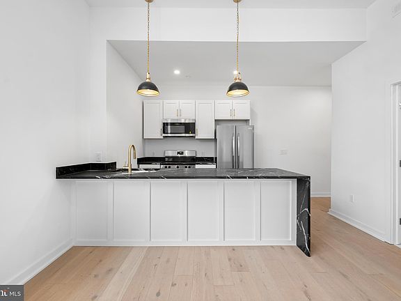 4th image of 36 N Narberth Ave #2C