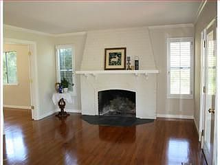 4th image of 150 Greenbrier Dr