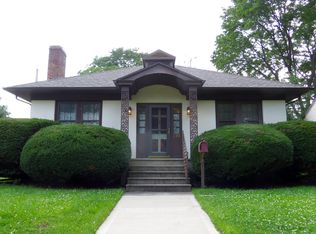 130 S Du Bois Ave, Elgin, IL 60123