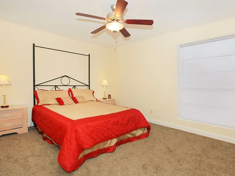La Casita Apartments — Photo 9
