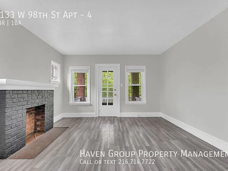 2133 W 98th St #4 — Photo 10