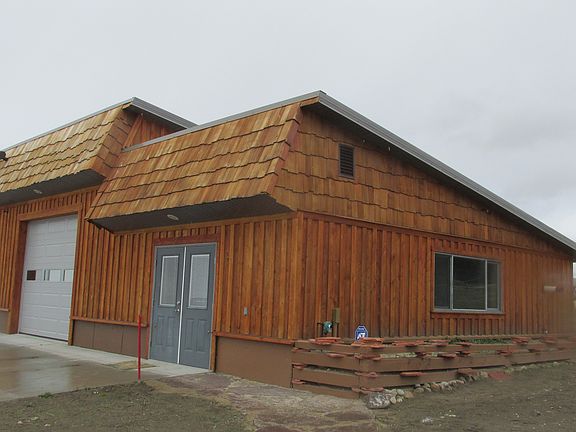 garage and apartment/worksho