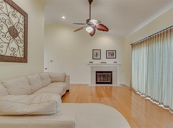 3rd image of 2740 Silver Creek Dr APT 220