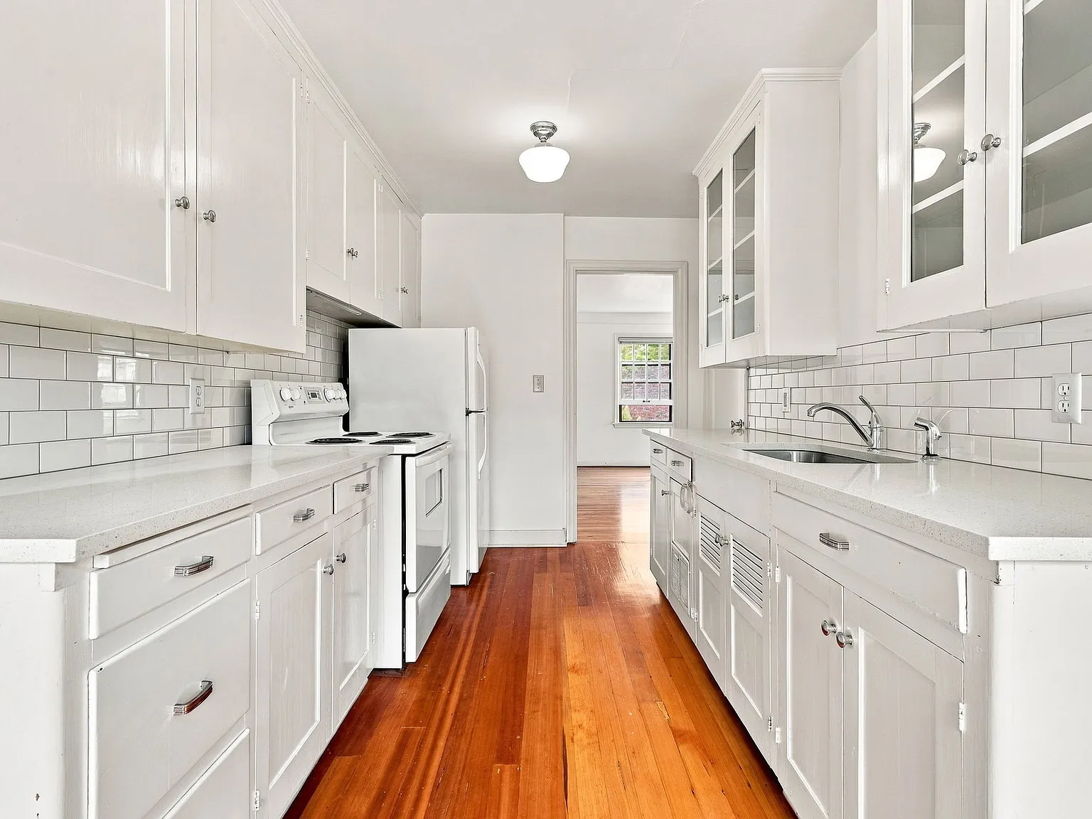 1 bed, 900 sqft, $1,895 — Photo 3