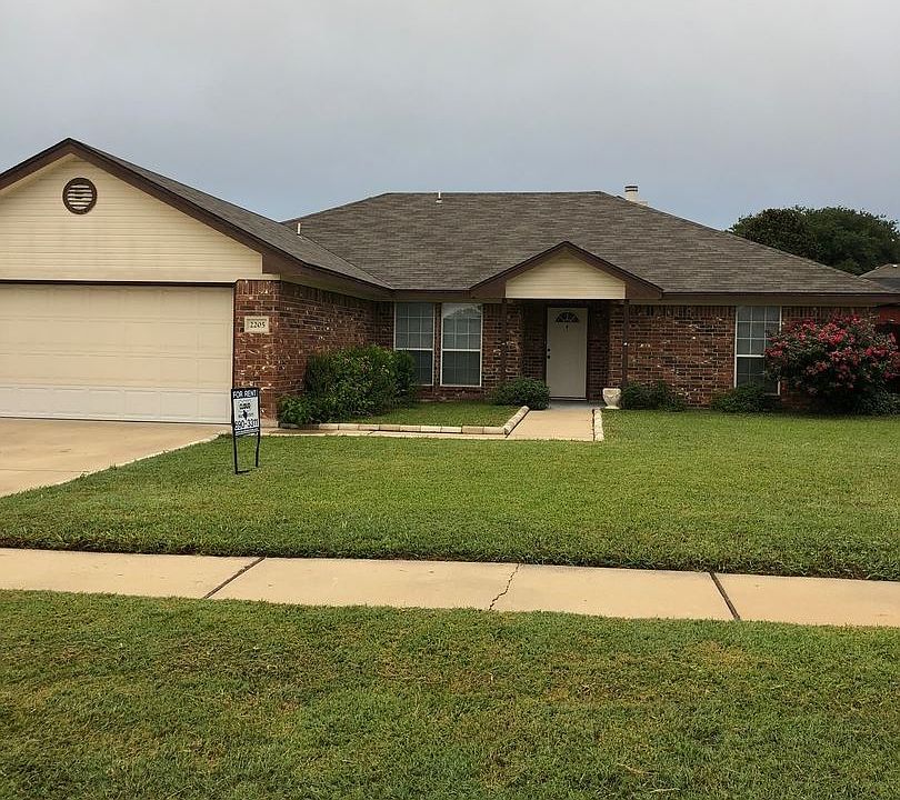 1st image of 2205 Merle Dr