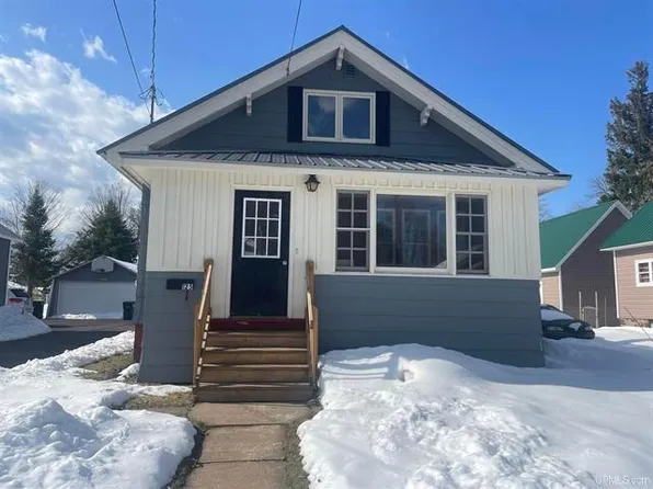 125 E Coolidge Ave, Ironwood, MI 49938