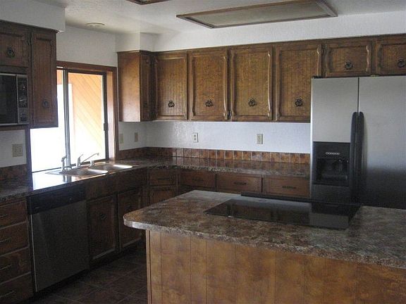 5th image of 3066 Bruce Lee Ln
