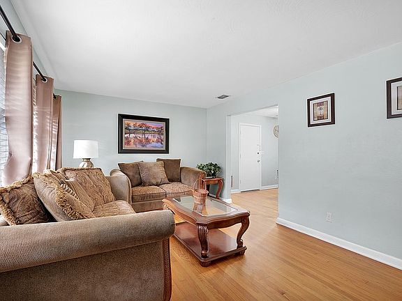 4th image of 3707 Haslett Dr E