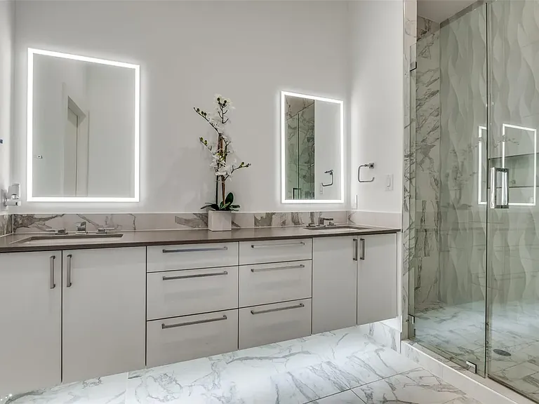 3880 Munger Ave #6 — Photo 12