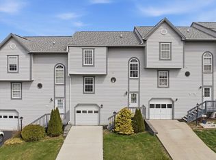 1403 Lexington Dr, Lawrence, PA