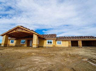 10560 Mesquite Rd, Oak Hills, CA 92344